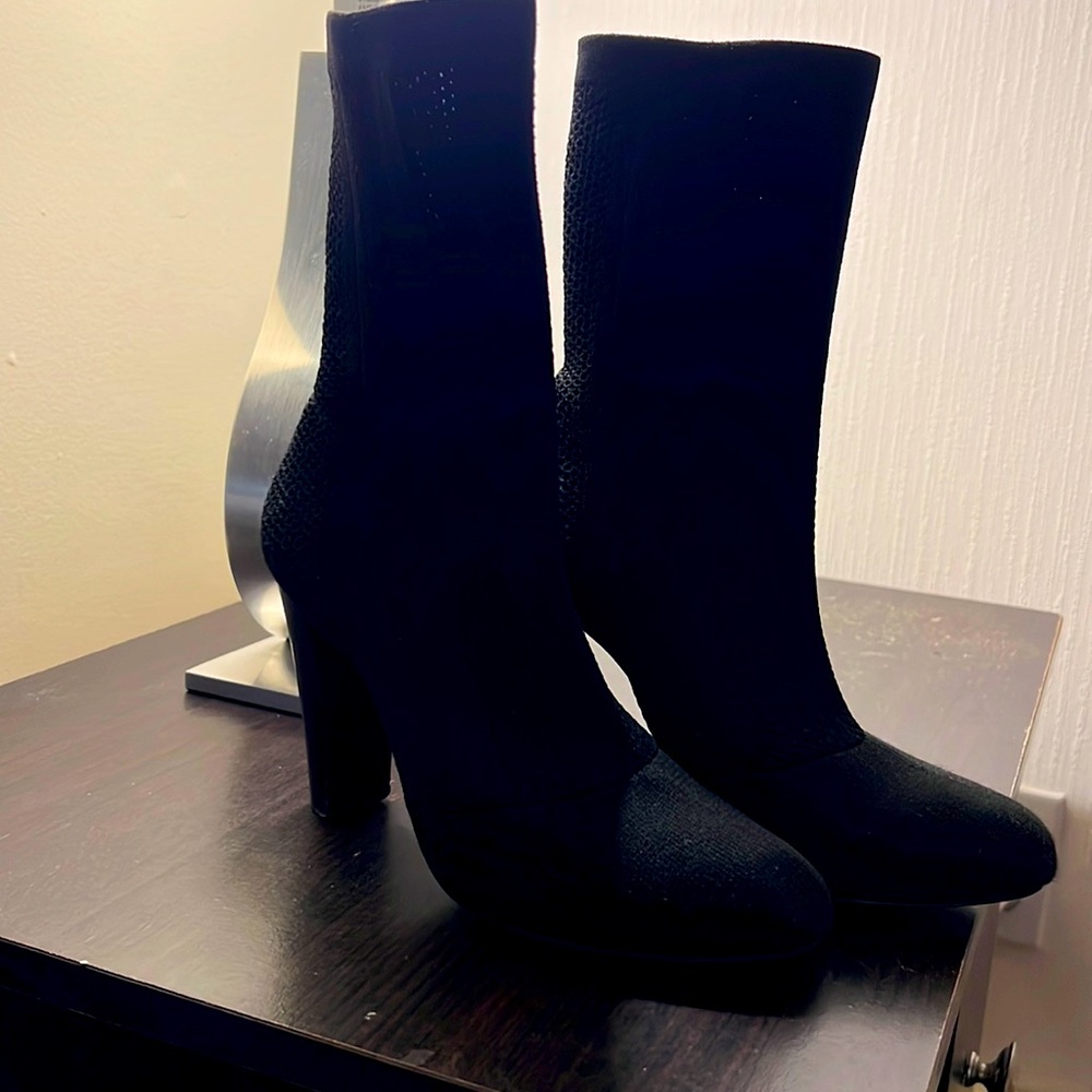 Charles David Black Shirley Round Toe Pull On Mid Calf Sock Booties Size 51/2